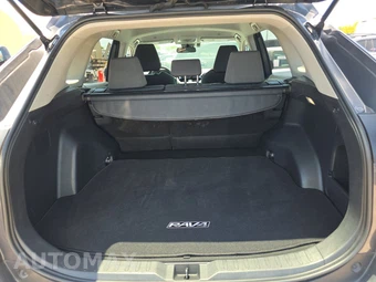 2025 Toyota RAV4 XLE – miniatura 23