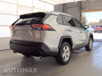 2025 Toyota RAV4 XLE - miniatura 5