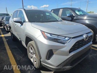2025 Toyota RAV4 XLE - miniatura 3