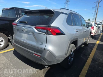 2025 Toyota RAV4 XLE - miniatura 4