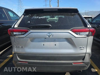 2025 Toyota RAV4 XLE - miniatura 5