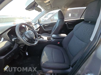 2025 Toyota RAV4 XLE - miniatura 7