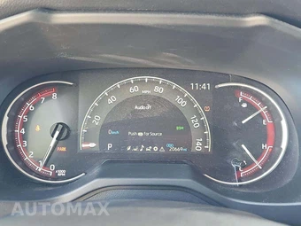 2025 Toyota RAV4 XLE - miniatura 9