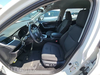 2025 Toyota RAV4 XLE - miniatura 13
