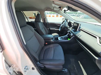 2025 Toyota RAV4 XLE - miniatura 14
