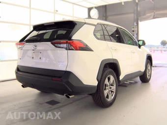 2025 Toyota RAV4 XLE - miniatura 5