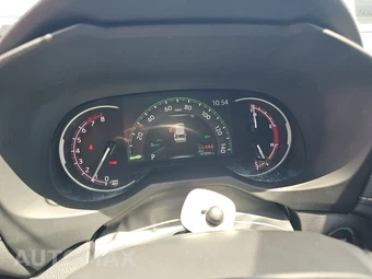 2025 Toyota RAV4 XLE – miniatura 12