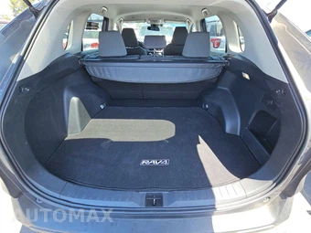 2025 Toyota RAV4 XLE – miniatura 17