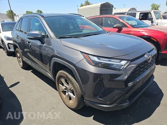 2025 Toyota RAV4 XLE – miniatura 3