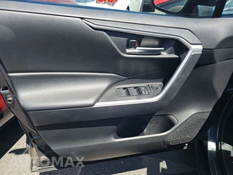 2025 Toyota RAV4 XLE – miniatura 9
