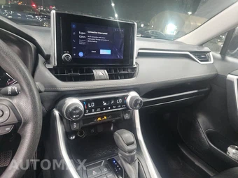 2025 Toyota RAV4 XLE – miniatura 11