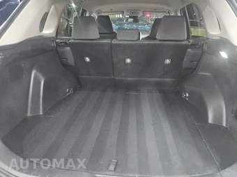 2025 Toyota RAV4 XLE – miniatura 16
