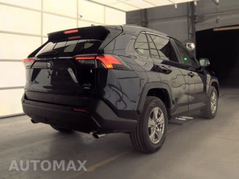 2025 Toyota RAV4 XLE – miniatura 4