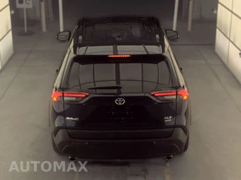2025 Toyota RAV4 XLE – miniatura 5