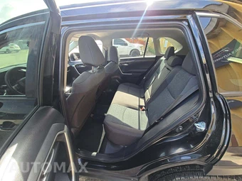 2025 Toyota RAV4 XLE – miniatura 10