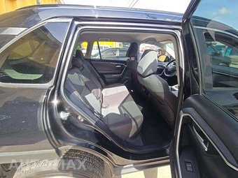 2025 Toyota RAV4 XLE – miniatura 13
