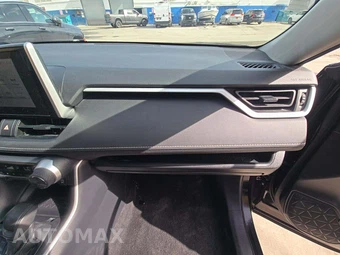 2025 Toyota RAV4 XLE – miniatura 16