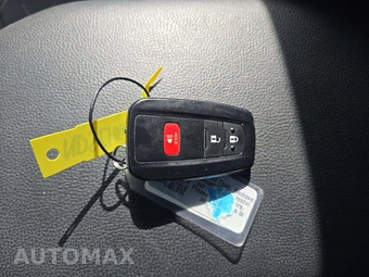 2025 Toyota RAV4 XLE – miniatura 5