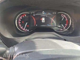 2025 Toyota RAV4 XLE – miniatura 6