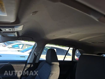 2025 Toyota RAV4 XLE - miniatura 18