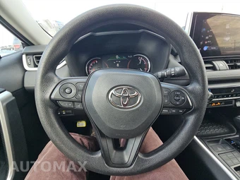 2025 Toyota RAV4 XLE - miniatura 10