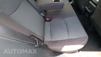 2025 Toyota RAV4 XLE - miniatura 25