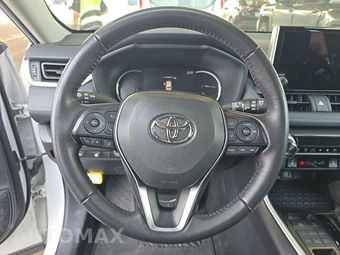 2025 Toyota RAV4 XLE - miniatura 10