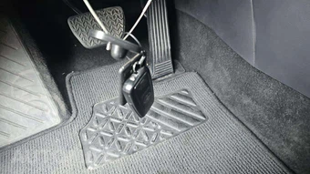 2025 Toyota RAV4 XLE - miniatura 18