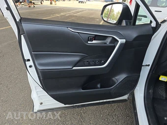 2025 Toyota RAV4 XLE - miniatura 9