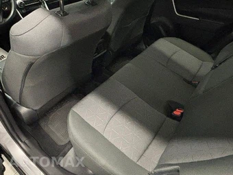 2025 Toyota RAV4 XLE - miniatura 11