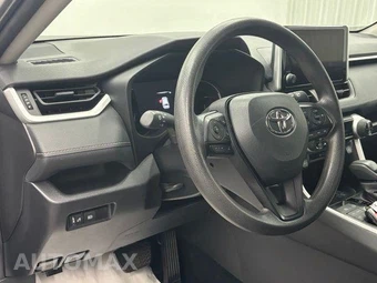2025 Toyota RAV4 XLE - miniatura 17