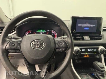 2025 Toyota RAV4 XLE - miniatura 19