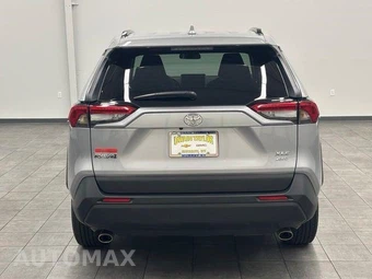 2025 Toyota RAV4 XLE - miniatura 3