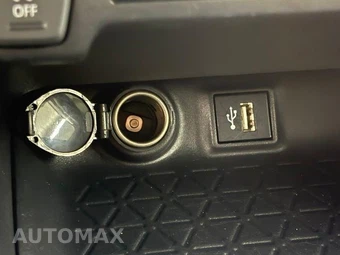 2025 Toyota RAV4 XLE - miniatura 32