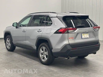 2025 Toyota RAV4 XLE - miniatura 4