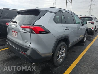 2025 Toyota RAV4 XLE - miniatura 4