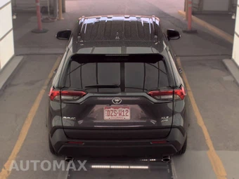 2025 Toyota RAV4 XLE - miniatura 6
