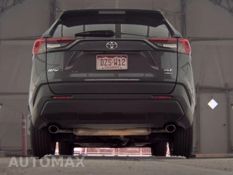2025 Toyota RAV4 XLE - miniatura 7
