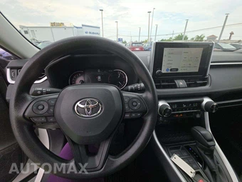 2025 Toyota RAV4 XLE - miniatura 10