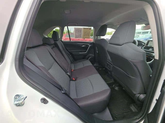 2025 Toyota RAV4 XLE - miniatura 16