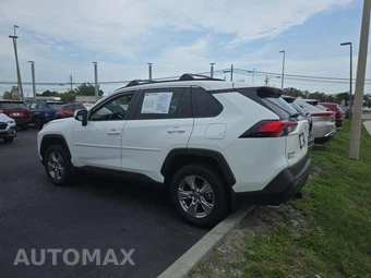 2025 Toyota RAV4 XLE - miniatura 2