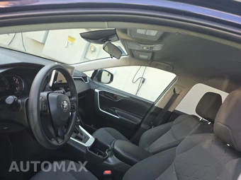 2025 Toyota RAV4 XLE - miniatura 18