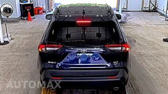 2025 Toyota RAV4 XLE - miniatura 5