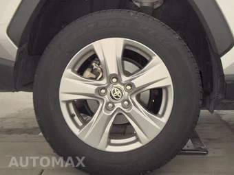 2025 Toyota RAV4 XLE – miniatura 11