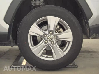 2025 Toyota RAV4 XLE – miniatura 12