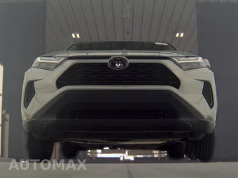 2025 Toyota RAV4 XLE – miniatura 3