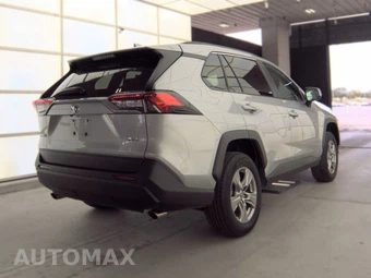 2025 Toyota RAV4 XLE – miniatura 5