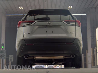 2025 Toyota RAV4 XLE – miniatura 7