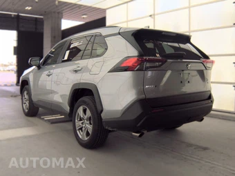 2025 Toyota RAV4 XLE – miniatura 8