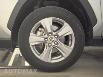 2025 Toyota RAV4 XLE – miniatura 9